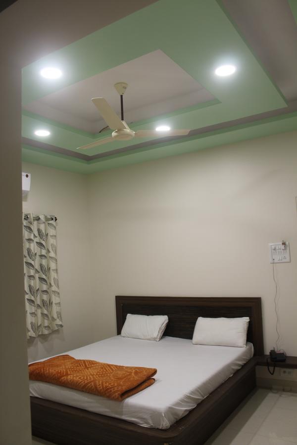 Hotel Radhika Inn Трімбак Екстер'єр фото