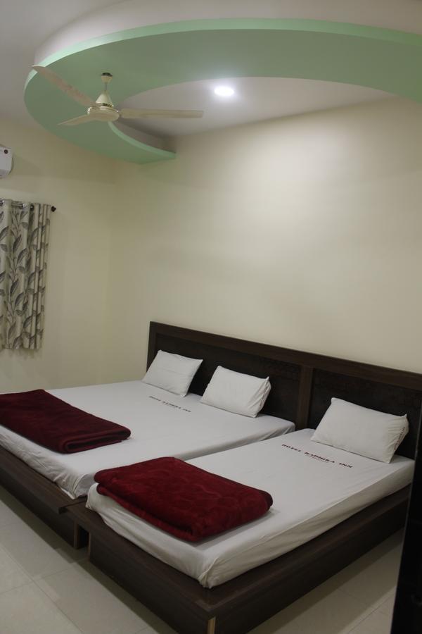 Hotel Radhika Inn Трімбак Екстер'єр фото
