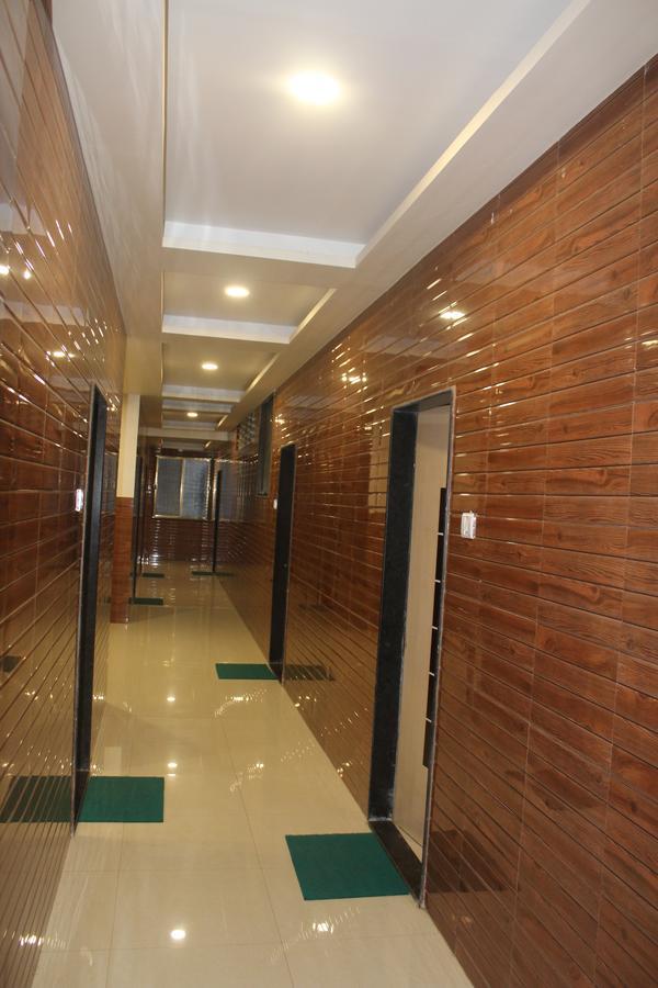 Hotel Radhika Inn Трімбак Екстер'єр фото