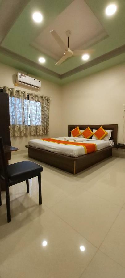 Hotel Radhika Inn Трімбак Екстер'єр фото