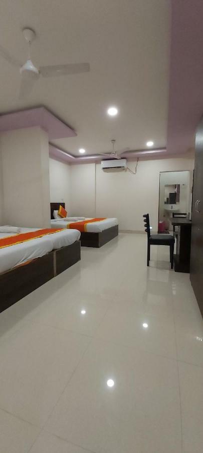 Hotel Radhika Inn Трімбак Екстер'єр фото